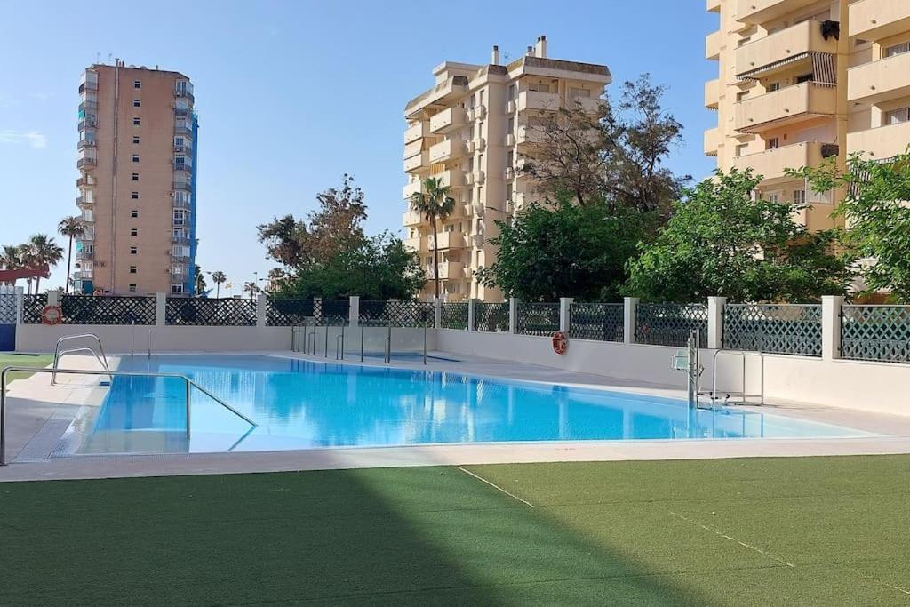 Elegante Alojamiento Con Piscina A 200 M Del Mar. Lejlighed Benalmádena Eksteriør billede
