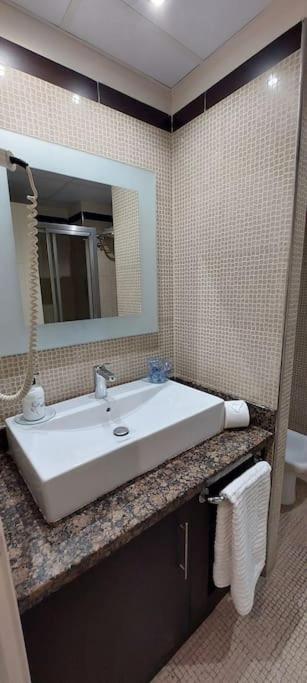 Elegante Alojamiento Con Piscina A 200 M Del Mar. Lejlighed Benalmádena Eksteriør billede